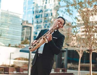 Jose Arratia Saxofonista